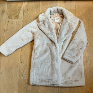 Mid-length faux fur Coat